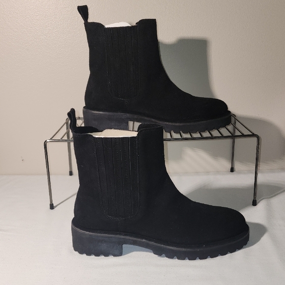Seychelles Black Ankle Booties with Elastic Panels - Picture 1 of 6